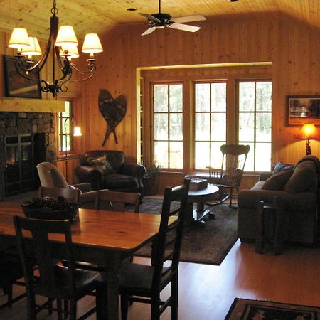 Lake Creek Lodge เบนด์ ภายนอก รูปภาพ