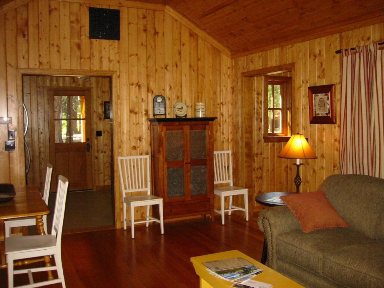 Lake Creek Lodge เบนด์ ภายนอก รูปภาพ