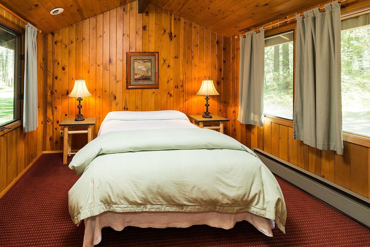 Lake Creek Lodge เบนด์ ภายนอก รูปภาพ
